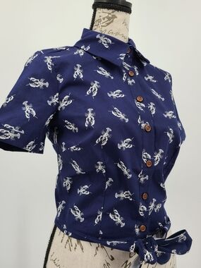 Collectif Blue Cropped Tie Front Blouse With White Lobster Print Size XS